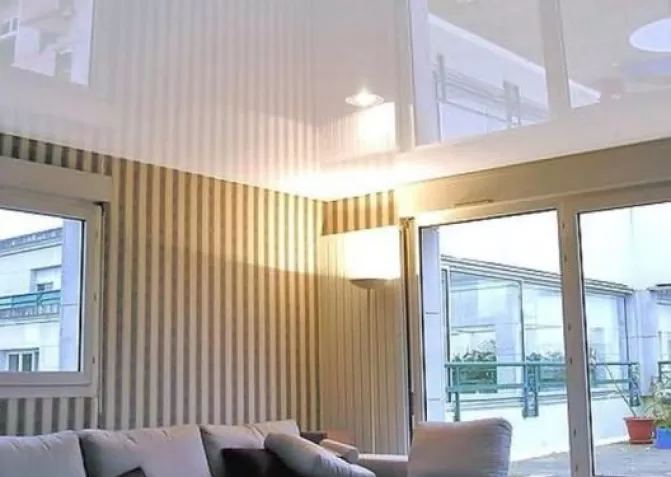 Натяжные потолки Descor