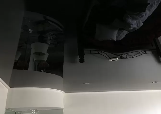 Чёрные натяжные потолки